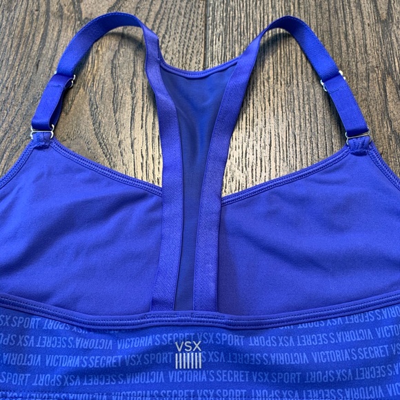 Victoria Secret - Picture 7 of 7